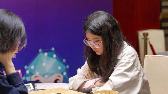 五智会首夺五子棋个人冠军 刘恂感觉有点懵