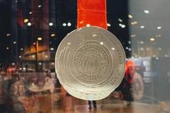 直击2020上海马拉松EXPO 25周年完赛奖牌亮相