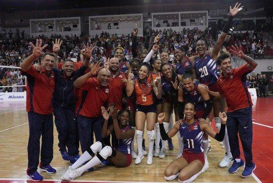 中北美女排锦标赛多米尼加3连冠 决赛3-2挑落美国
