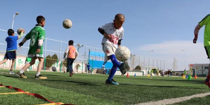 BBC:中国深山里出足球天才 已能在阿森纳试训