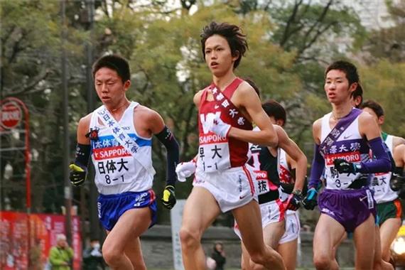 火爆的日本马拉松接力赛。