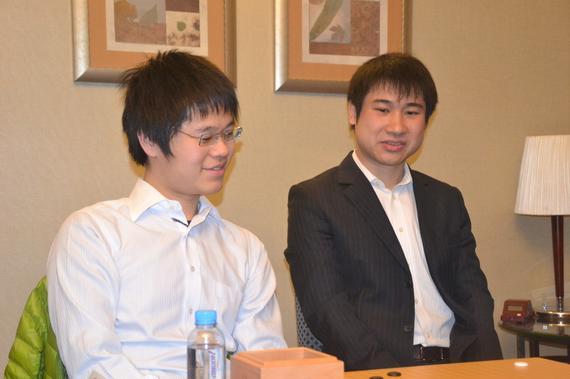 日本队两位棋手