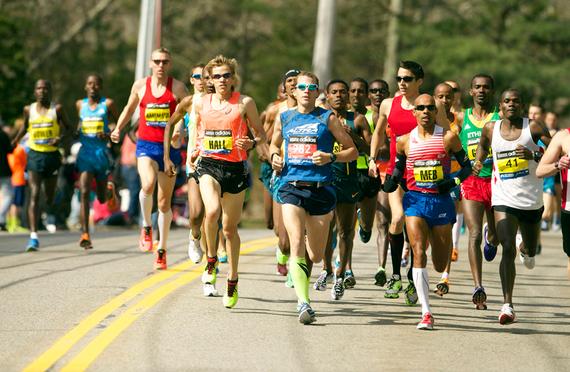 成千上万人跑马拉松乐此不疲时，是否思考过其意义何在？