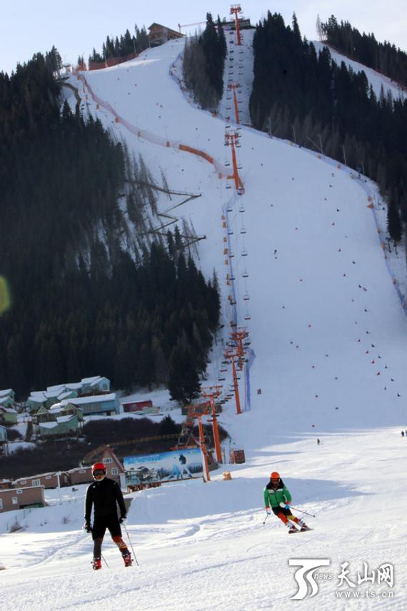 "艾文大道"则是十三冬雪上项目高山滑雪和单板滑雪平行项目的比赛场地