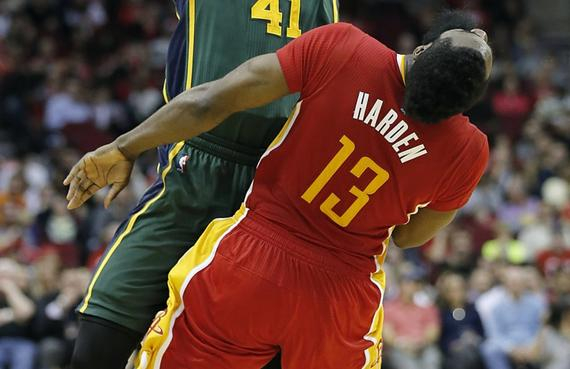 全明星首发没戏了? 哈登两战63+13找到出气筒