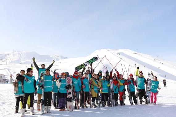 “我要滑雪网”训练营新疆天山天池站火热开营