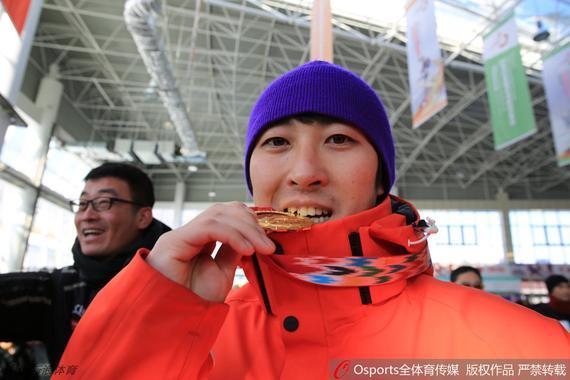 第十三届全国冬季运动会跳台滑雪男子K90米个人赛冠军 孙建平