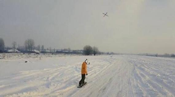 男子无人机滑雪