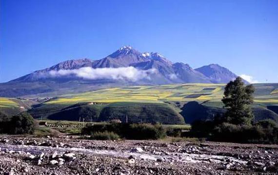 祁连山的自然美景