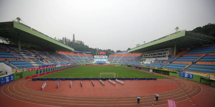 富力打造越秀山专业足球场