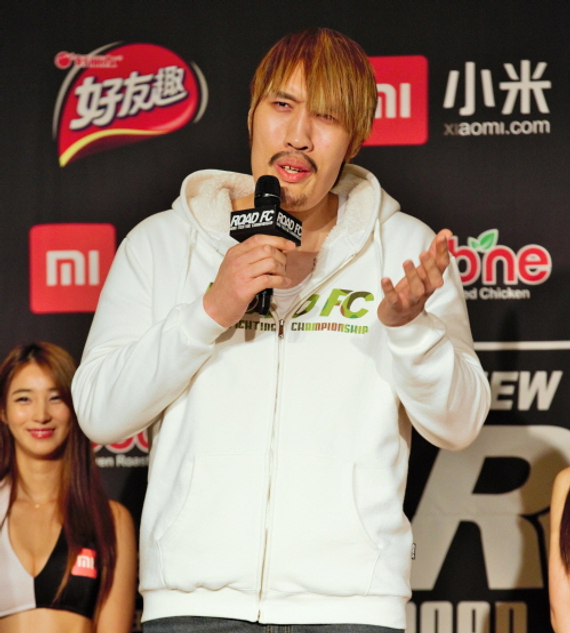 崔洪万:路德FC北京站若我夺冠就马上结婚_武