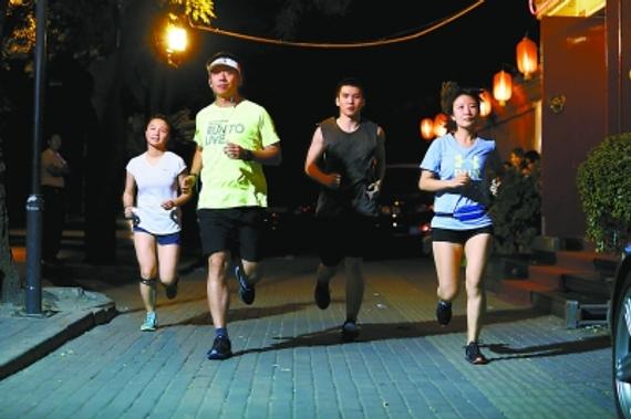 北京小伙坚持跑步15年