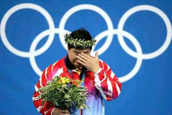 44岁王义夫雅典奥运会夺得金牌