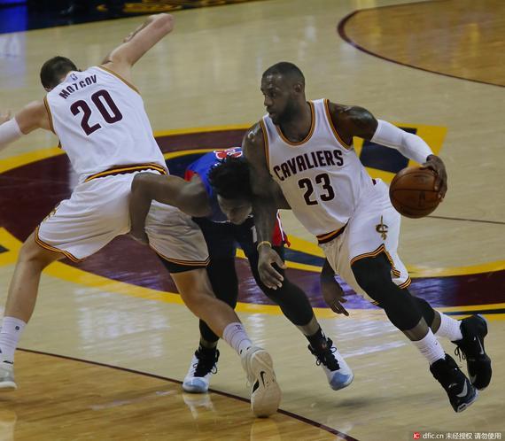 泰伦卢暗示活塞球员动作过大 称不受判罚影响_nba_新浪竞技风暴_新浪