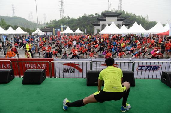 2016年挑战100重庆站完美落幕，打造国内跑步嗨玩法。