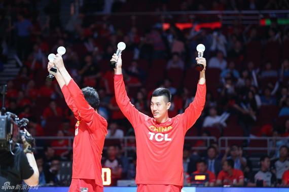 中国男篮的部分队员受到了表彰