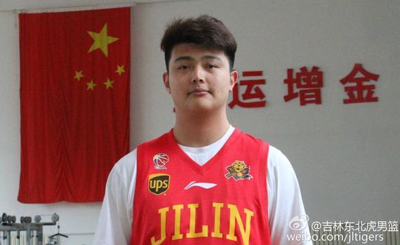 身高2米23的姚皓焱将在新赛季加盟吉林男篮