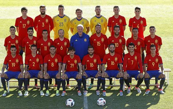 西班牙拍摄征战法国欧洲杯全家福|图_西班牙