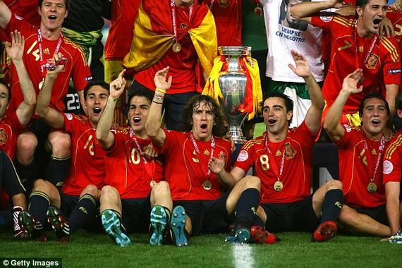 普约尔曾在2008年帮助西班牙夺冠