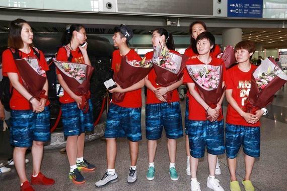 中国女篮结束落选赛返回国内