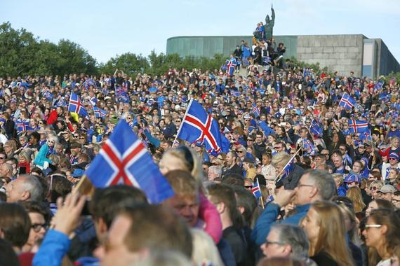 冰岛迎接国家队归来