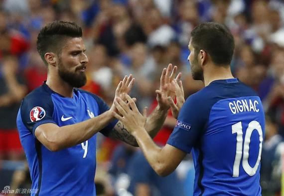 齐达内哭死!法国1废人不配穿这球衣 都赖本泽