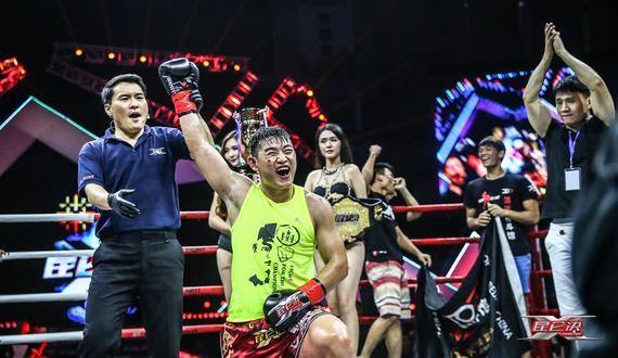 郑召玉夺昆仑决75公斤世界冠军