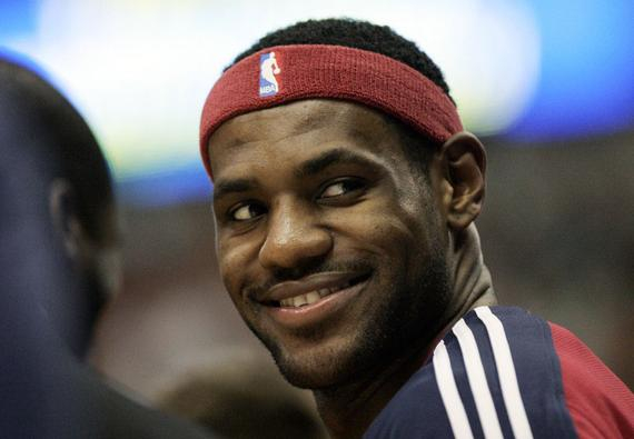 詹姆斯总冠军戒指图片 w5700ff.jpg