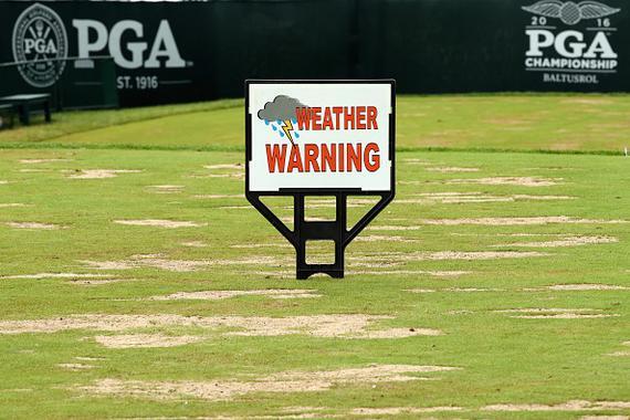 PGA锦标赛第三轮因雷雨天气中断
