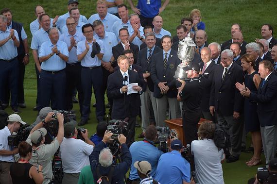 美联：PGA锦标赛混乱 从发错洞杯图到选移球位