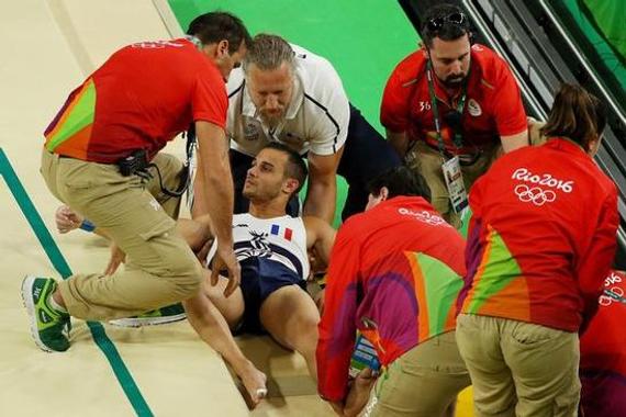 法国体操运动员受伤