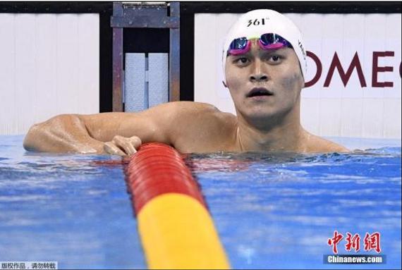 里约奥运会游泳男子400米自由泳比赛中，中国选手孙杨遗憾摘银，澳大利亚选手霍顿摘得金牌。