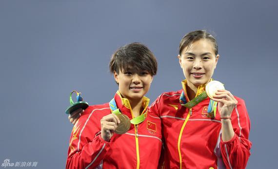 吴敏霞施廷懋夺得女子跳水双人3米板冠军