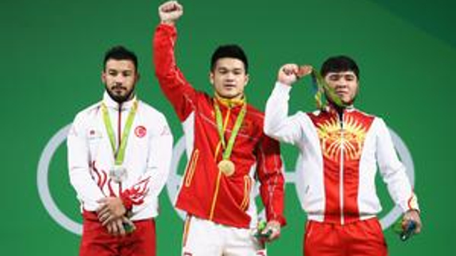 第8金！石智勇举重男69KG强势夺金