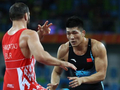 摔跤次日综述：彭飞孟强无缘8强 俄国古巴各1金