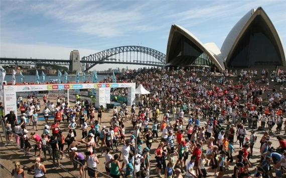 澳佳宝携手2016年悉尼马拉松，跑出健康“心”节奏。