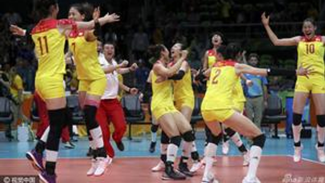 中国女排疯狂庆祝夺冠