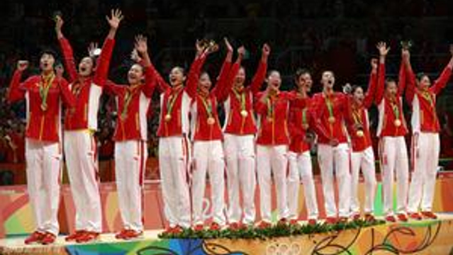 中国女排登上冠军领奖台