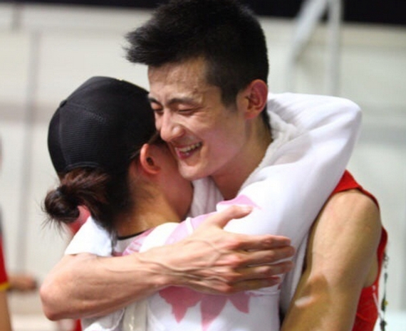 王适娴微博秀恩爱 隔空喊话谌龙:为你骄傲 爱你