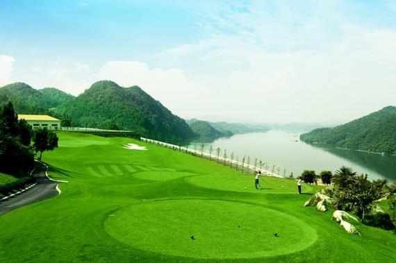 宜昌三峡天龙湾国际高尔夫球场一景