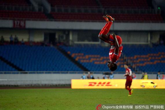 力帆主场2-1击败延边 费尔南多空翻庆祝