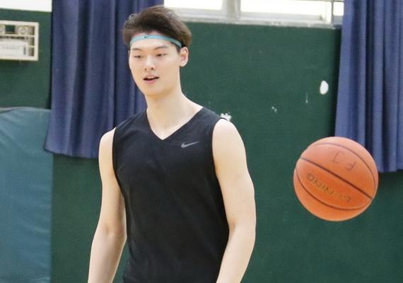 王哲林确认新赛季不会前往NBA