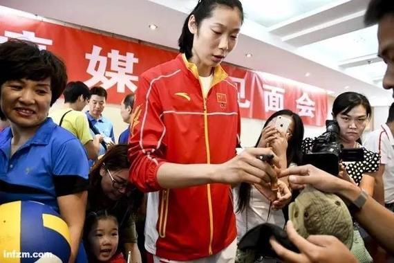 2016年9月3日，朱婷在河南郑州参加媒体见面会。（视觉中国/图）