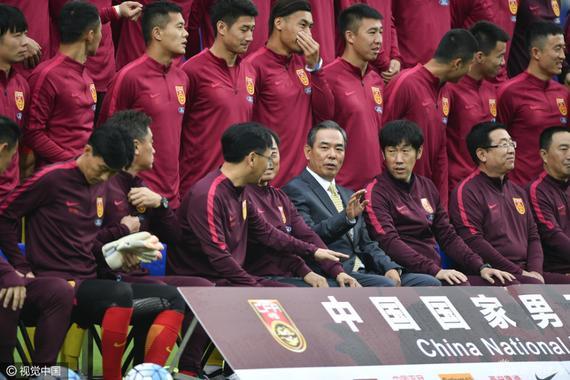 CAI zhenhua to wuhan to visit national soccer team Junmin hao: the target is to qualify