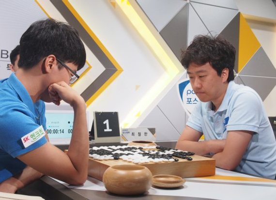 韩联赛第15轮崔哲瀚战胜安成浚