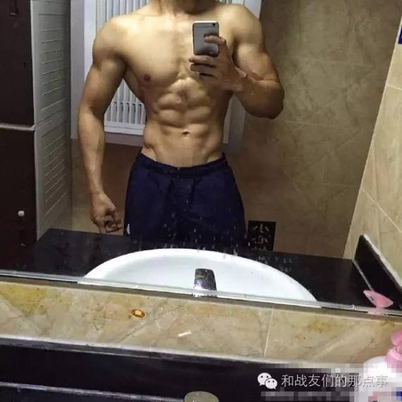 工作不好找?他练出八块腹肌被老板带到北京_健美_新浪竞技风暴_新浪网