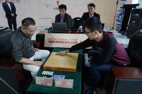 围棋之乡联赛第4轮洛阳东陌映像队对上海浦东塘桥社区队的比赛，演变成了决定三军生死的混沌之战。