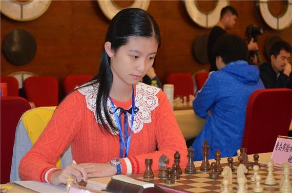 00后美女棋手姚岚