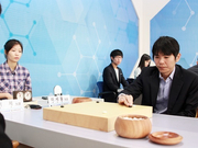 李世石逆境中胜负手无用 柯洁弃子灵活转身