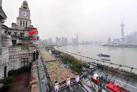 转播中城市的美景铺陈开来，世界见证了上海的独特魅力。